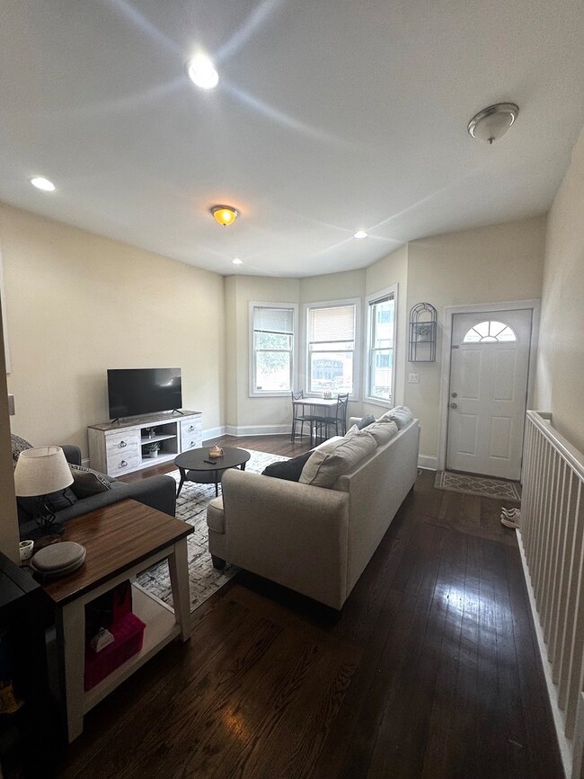 2619 N Southport Ave unit 1F, Chicago, IL 60614 - photo 3