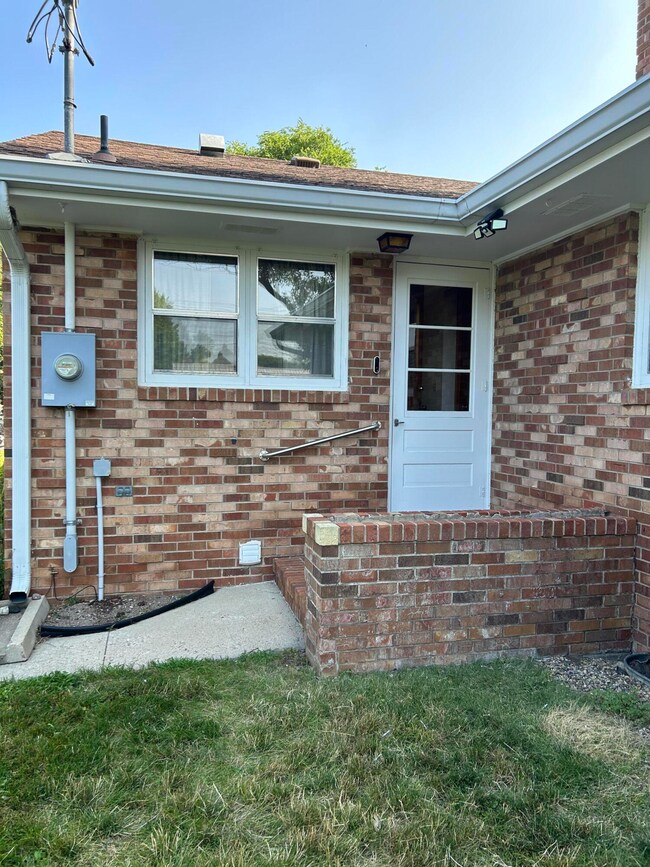 1017 E 5th Ave, Mitchell, SD 57301 - photo 4