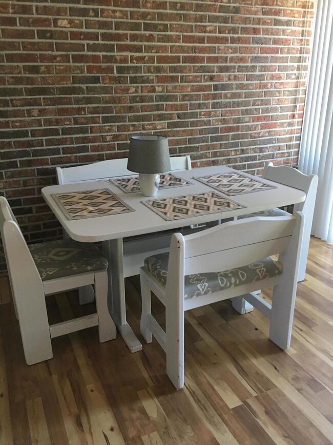 Dining Area in Carolina Room seaside lan