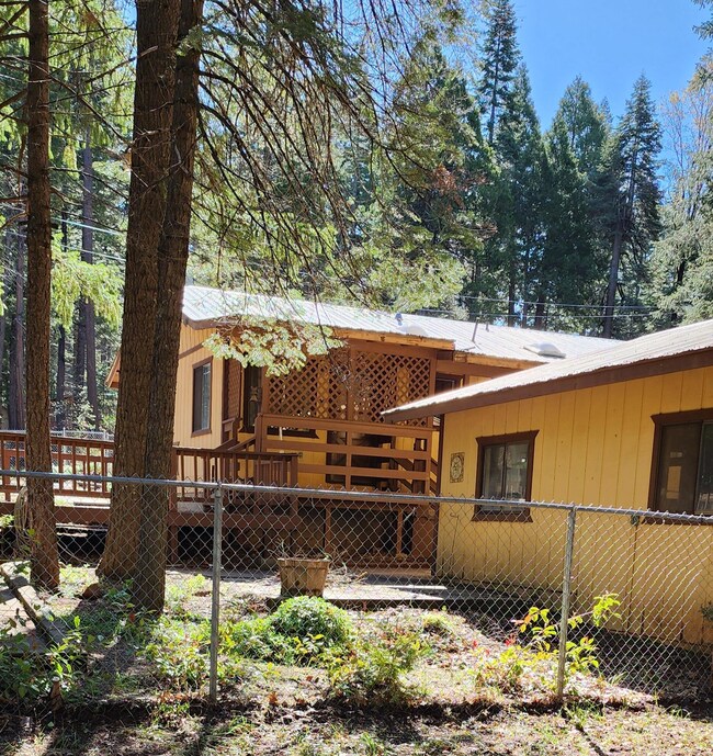 7670 Cedar Crest-10