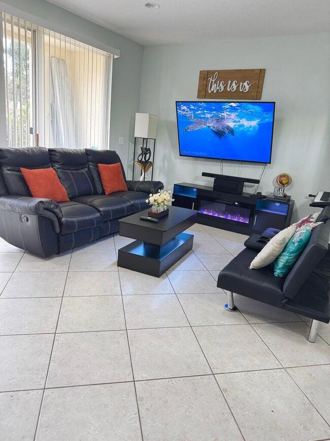 unlisted-address, Boynton Beach, FL 33472 - photo 2