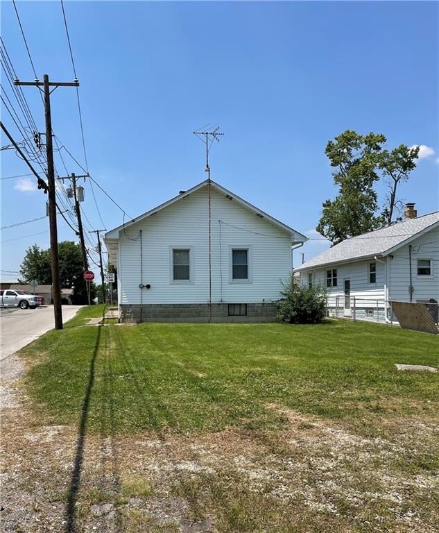 51 N 8th Ave, Beech Grove, IN 46107 - photo 2