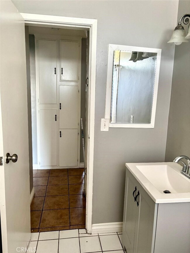 640 N 3rd Ave unit A, Upland, CA 91786 - photo 2