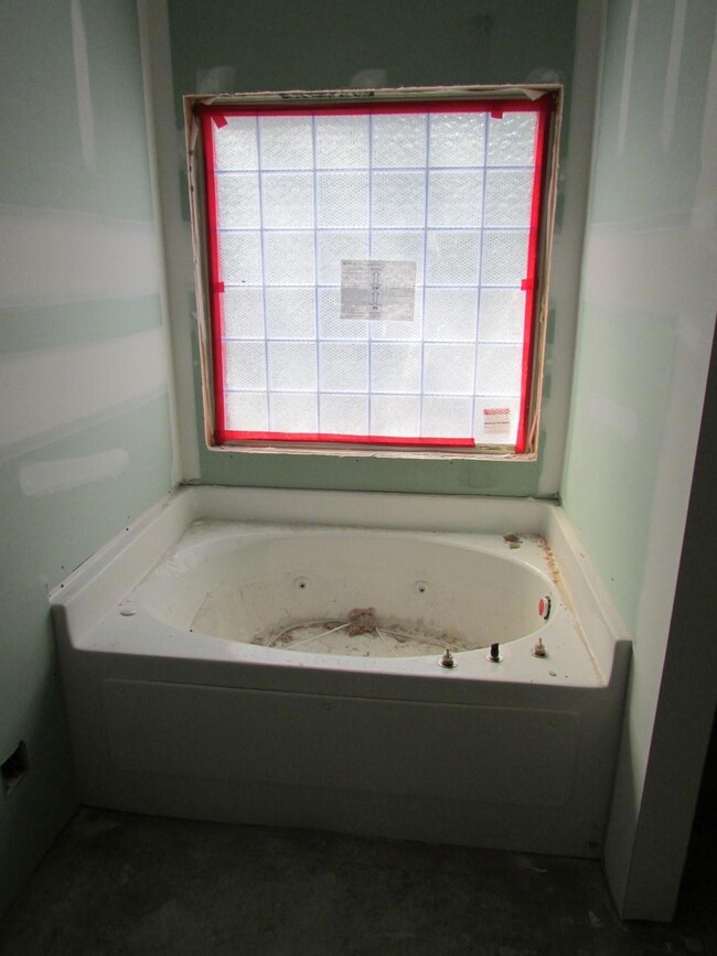 443 Whispering Winds Dr, Manchester, TN 37355 - photo 6