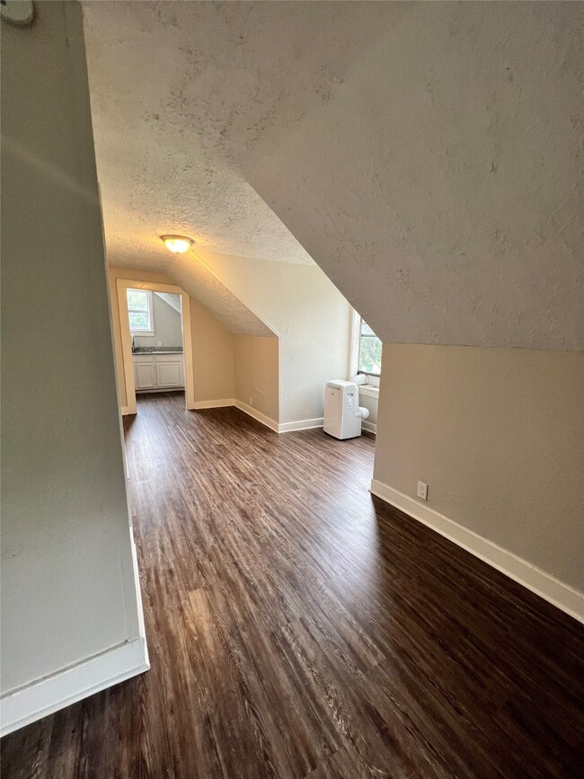 4518 Los Angeles St unit 2, Houston, TX 77026 - photo 7