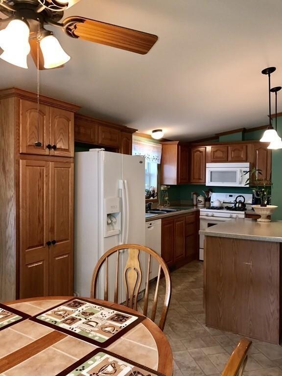 140 Vineyard Dr, Taunton, MA 02780 - photo 6