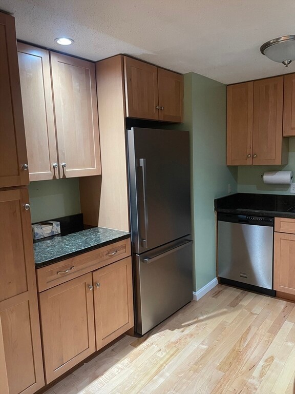 32 Lantern Ln unit 8, Dracut, MA 01826 - photo 2