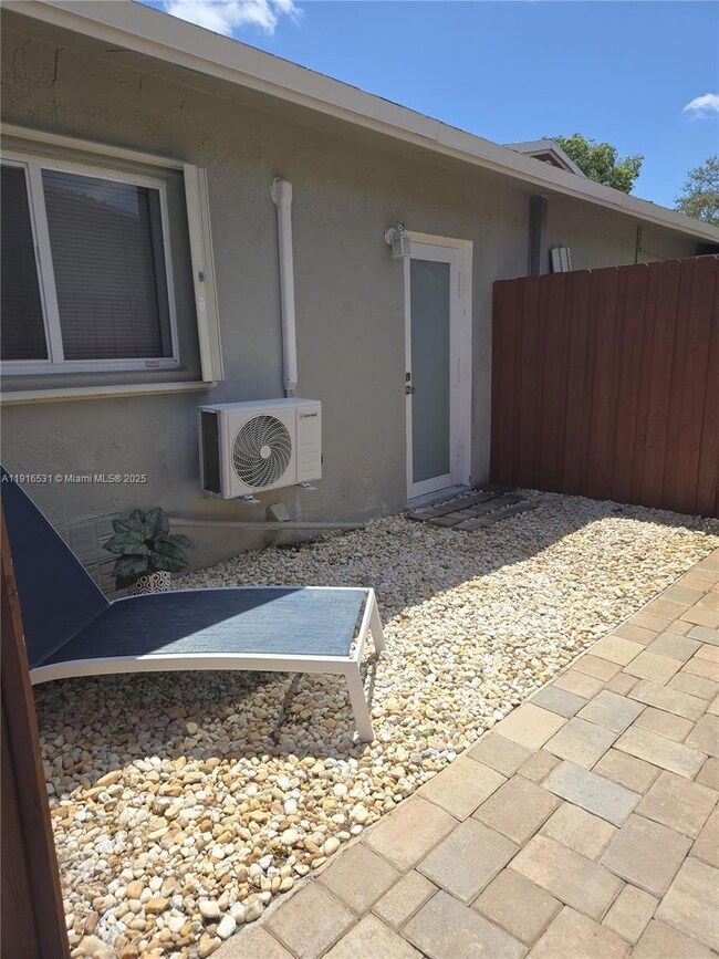 11030 NW 18th St unit 1, Pembroke Pines, FL 33026 - photo 3