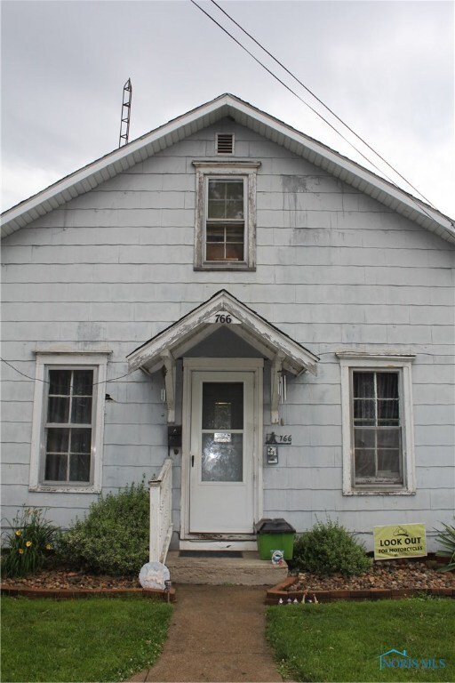 766 Harrison Ave, Defiance, OH 43512 - photo 2