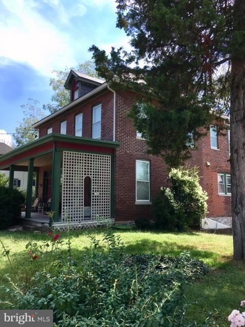 452 W Queen St, Chambersburg, PA 17201 - photo 3