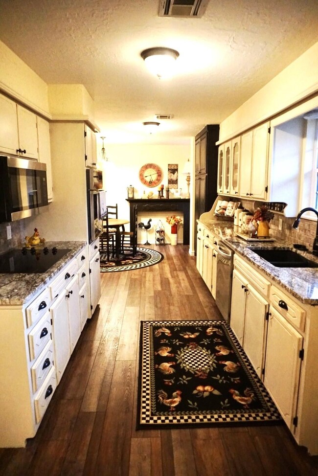 2124 2124 Scott Ln, Duncan, OK 73533 - photo 7