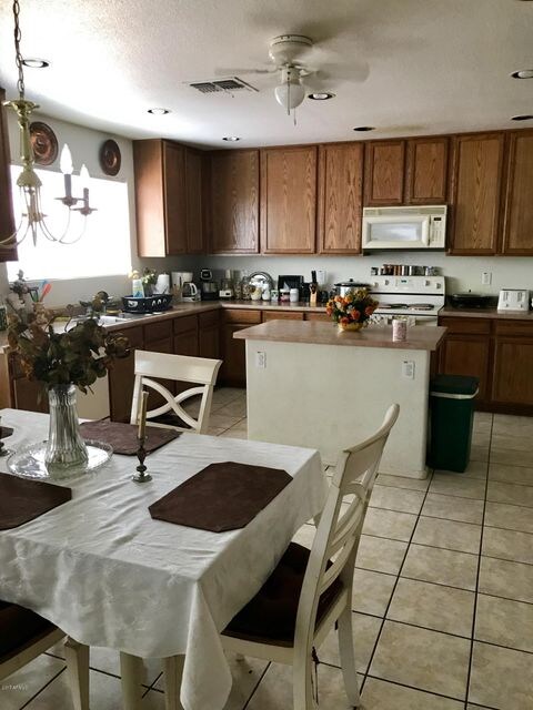 Kitchen 94th Av