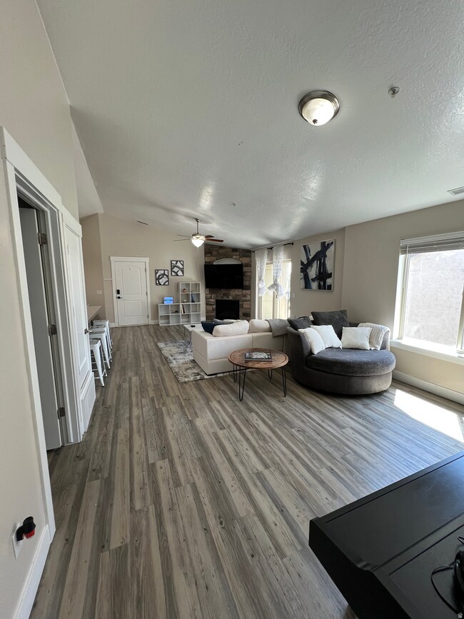 1045 S 1700 W unit 1232, Payson, UT 84651 - photo 5