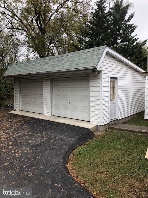 11030 Hickory School Rd, Williamsport, MD 21795 - photo 2