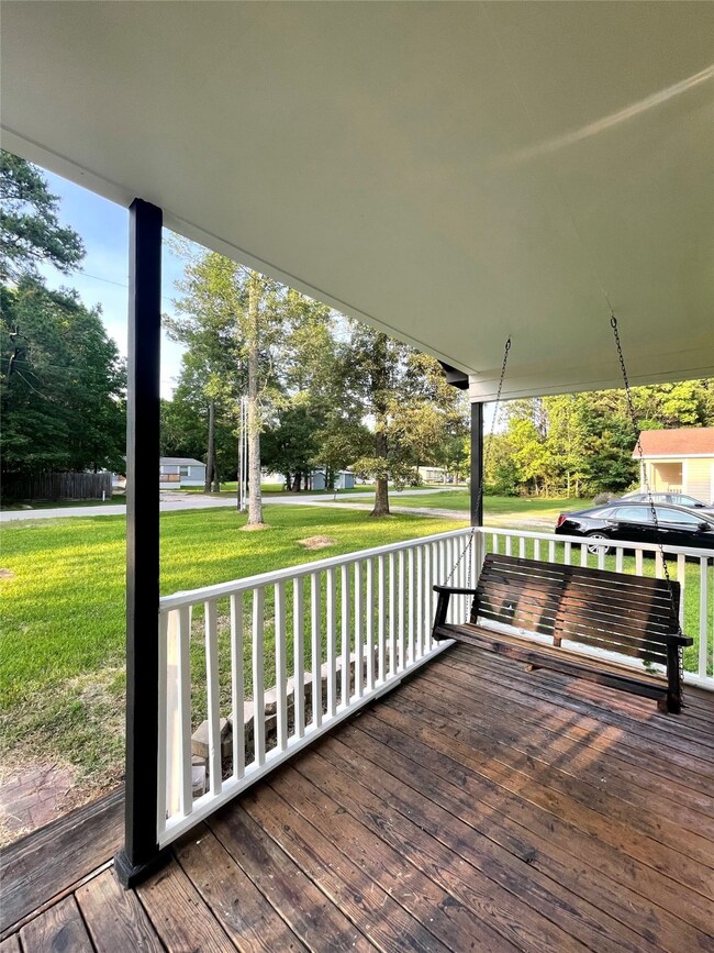 26664 E Christine Dr, Splendora, TX 77372 - photo 2