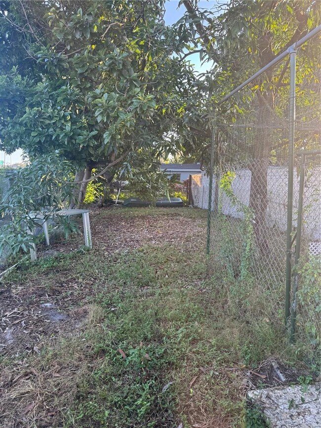 6230 Garfield St unit 1, Hollywood, FL 33024 - photo 5