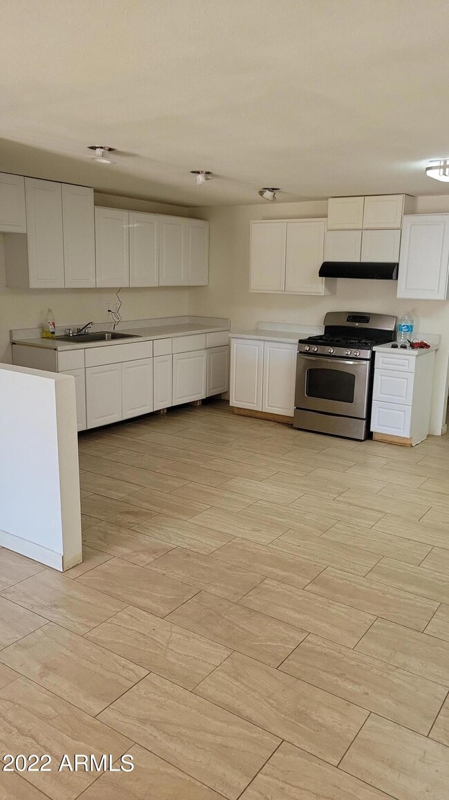 1615 N 56th Ln, Phoenix, AZ 85035 - photo 6