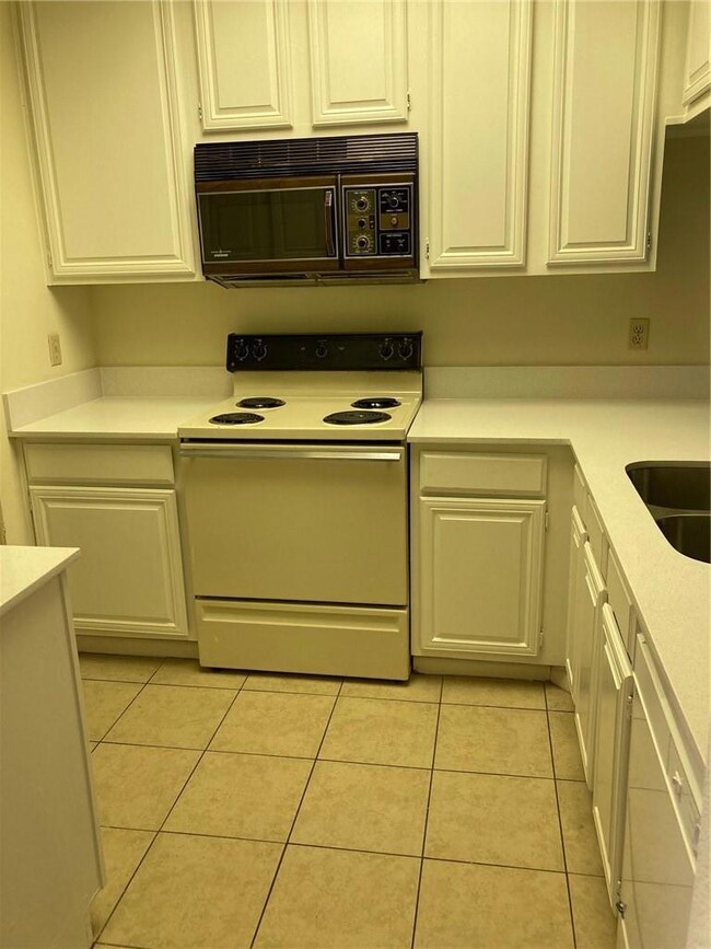 Croix Condominiums unit 218, Austin, TX 78705 - photo 5