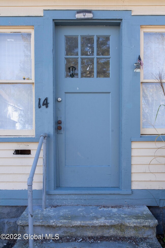 14 Hawk St, Schenectady, NY 12302 - photo 5