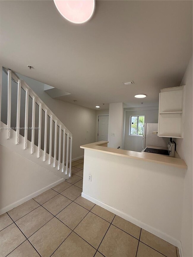 821 SW 2nd St unit 10, Miami, FL 33130 - photo 2