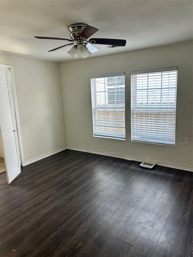 1507 Cavalcade St, Houston, TX 77009 - photo 4