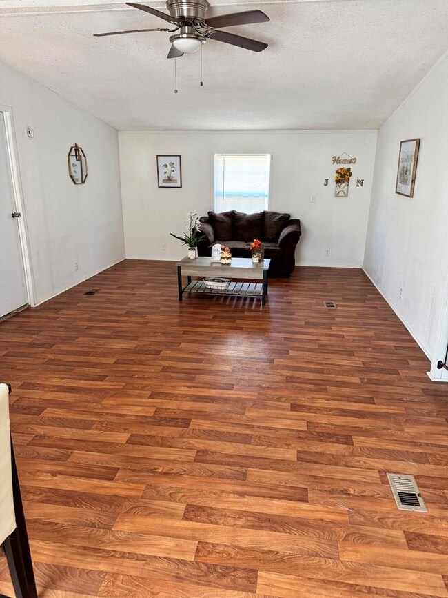 609 Bartlett Loop, Headland, AL 36345 - photo 4