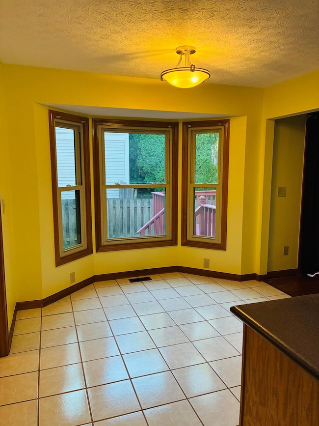 3660 Rivervail Dr, Columbus, OH 43221 - photo 4