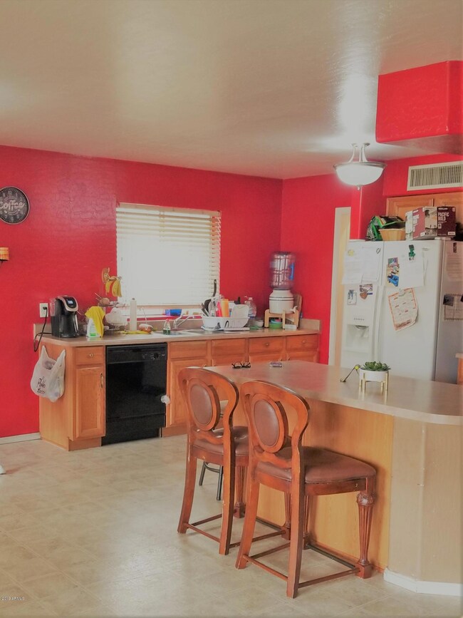 Eat in Kitchen/Bar