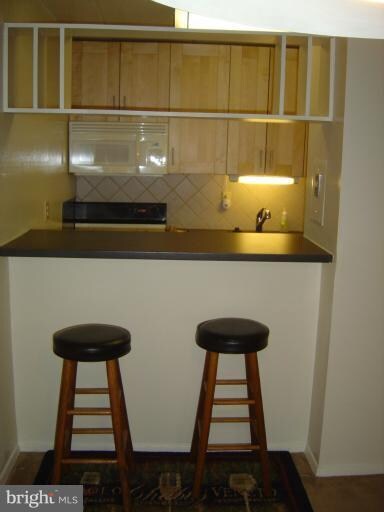 2627 Redcoat Dr unit 2627, Alexandria, VA 22303 - photo 2