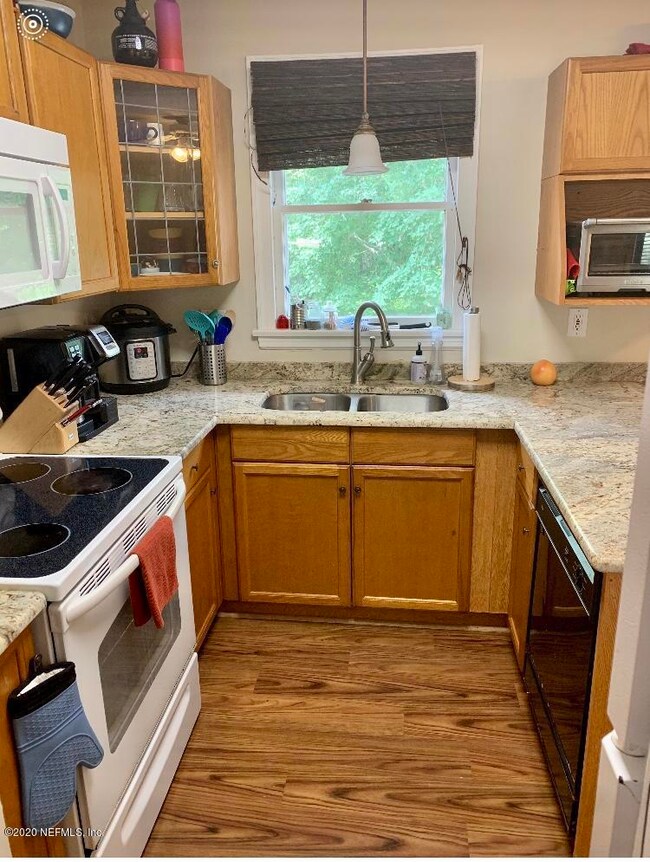 1716 Geraldine Dr, Jacksonville, FL 32205 - photo 4