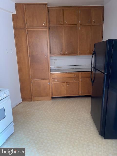 Woodley Park Towers unit 327, Washington, DC 20008 - photo 6