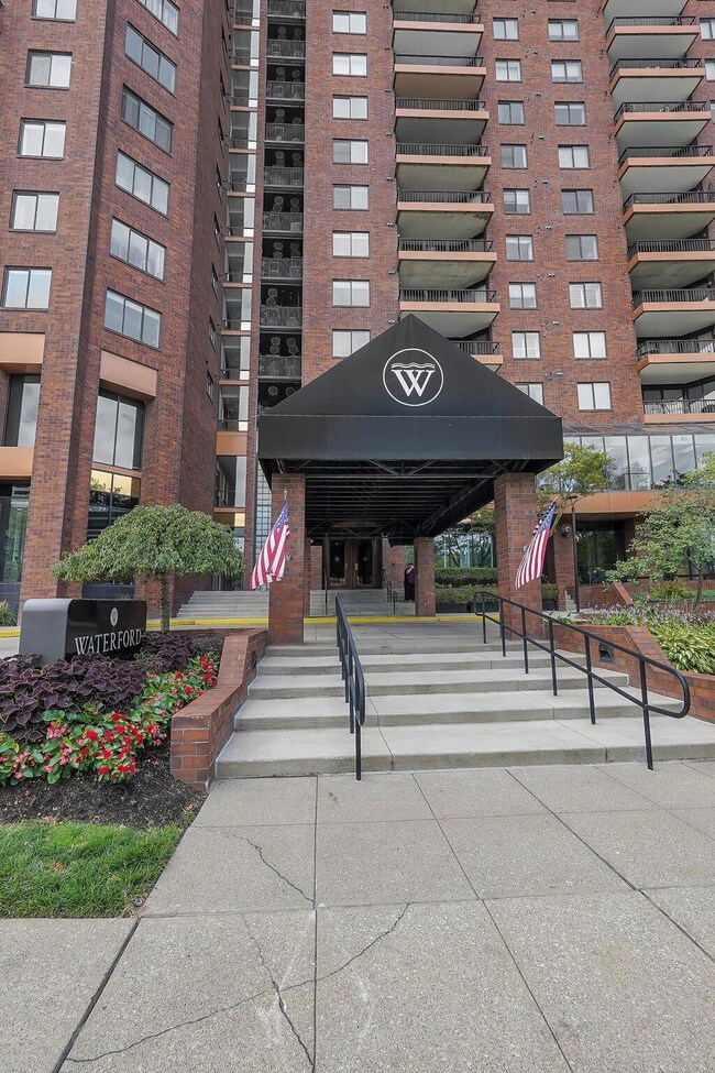 52-web-or-mls-155-w-main-st-unit-502