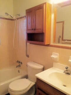 Avalon 4, Bath Unit B