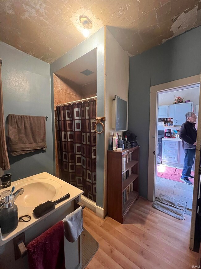 910 W Marion St, Elkhart, IN 46516 - photo 6