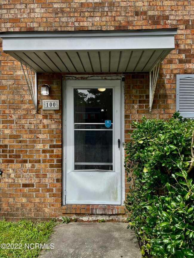 100 Villa Dr, Jacksonville, NC 28546 - photo 2