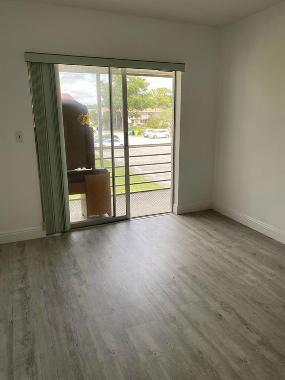 72 Coventry C, West Palm Beach, FL 33417 - photo 4