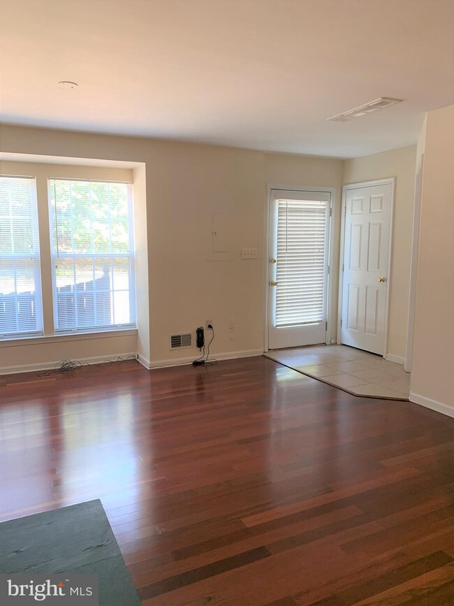 8307 Green Heron Way unit 11, Lorton, VA 22079 - photo 7