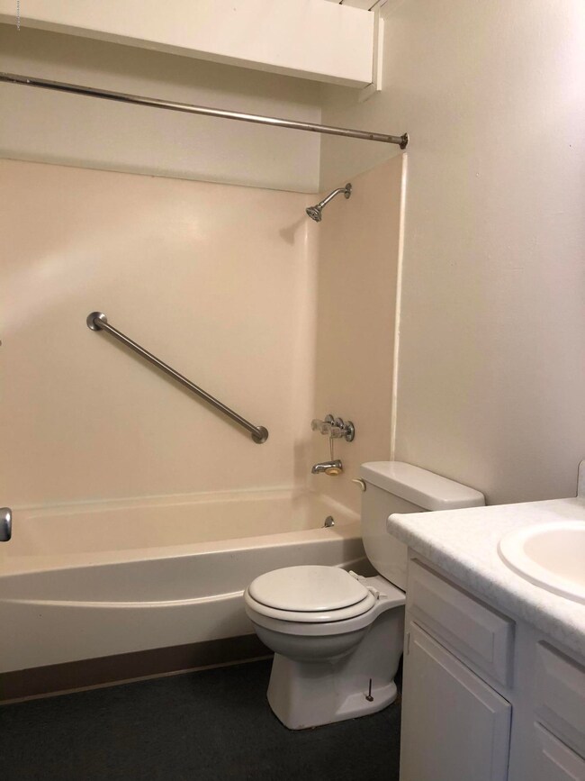 Light & bright bathroom