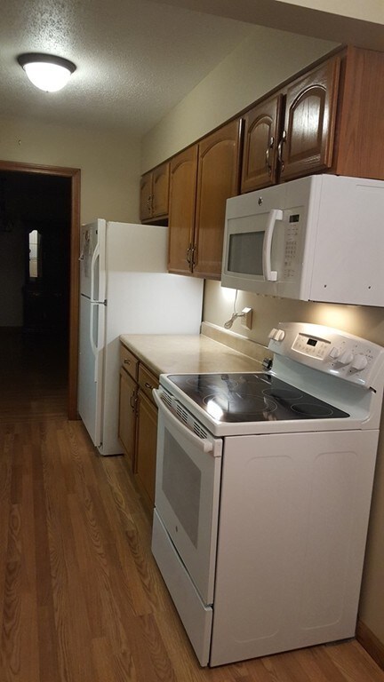 1147 James St, Chicopee, MA 01022 - photo 3