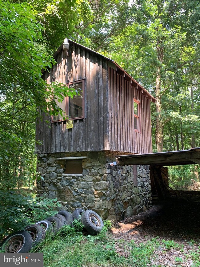 42 Malsnee Rd, Reinholds, PA 17569 - photo 6