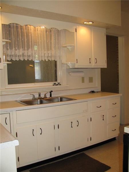 FIRST FLOOR UNIT APARTMENT KITCHEN