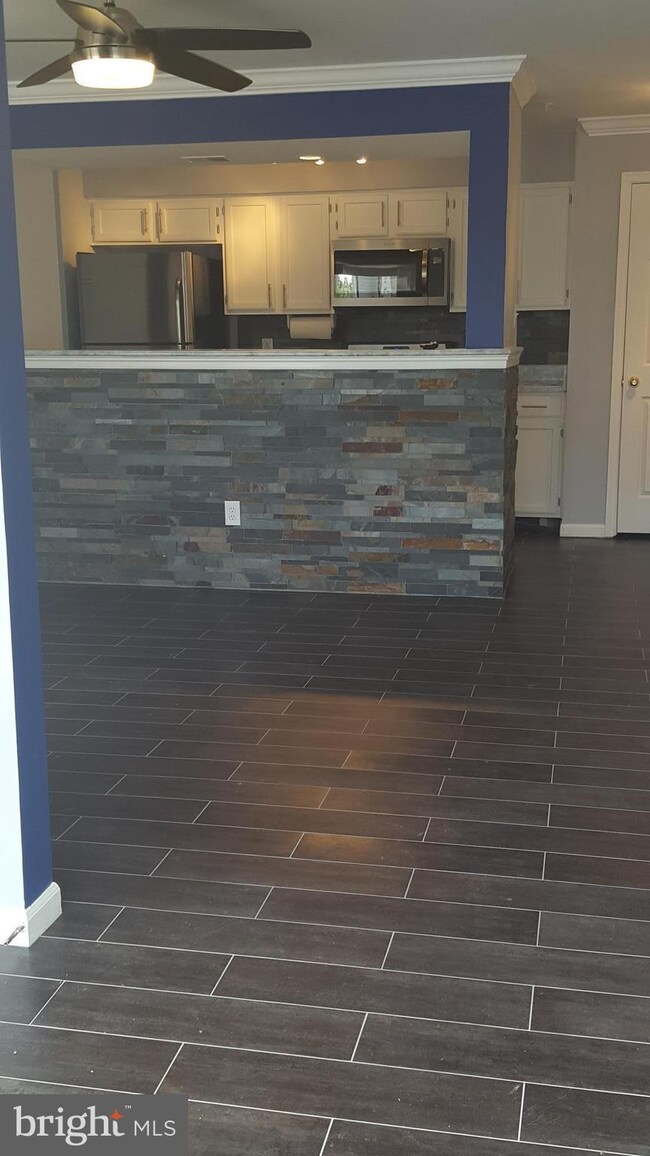 13103 Briarcliff Terrace unit 10-1005, Germantown, MD 20874 - photo 2