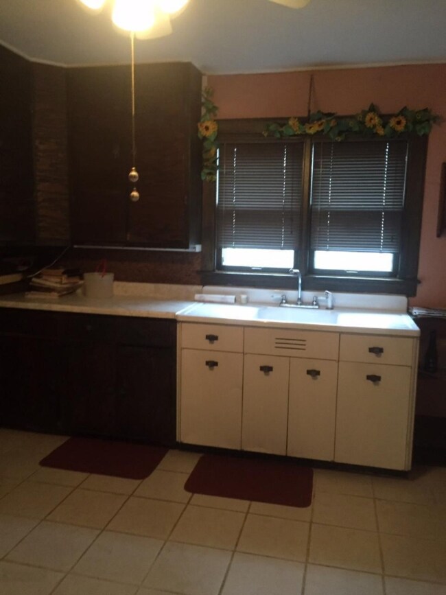 402 S 5th St, Niles, MI 49120 - photo 6