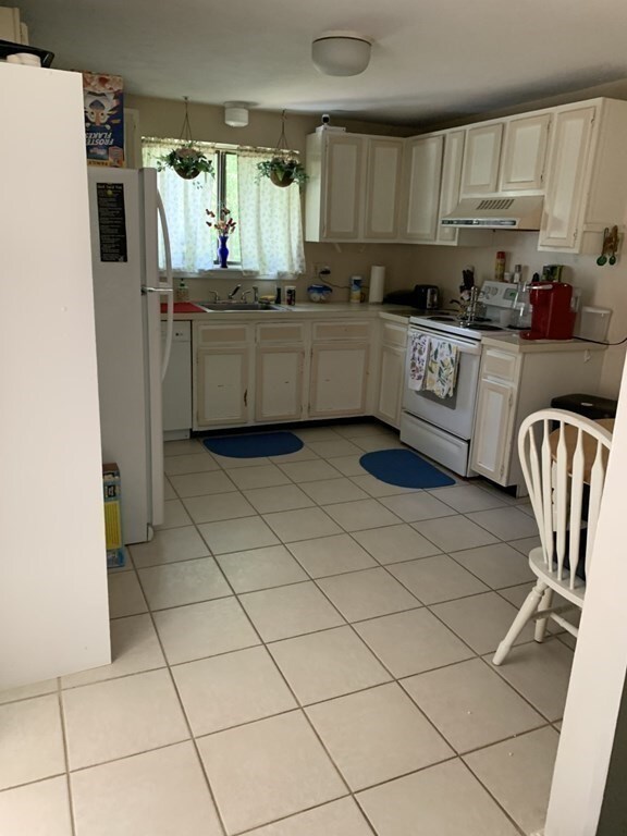 15 Holly Cir, Buzzards Bay, MA 02532 - photo 3