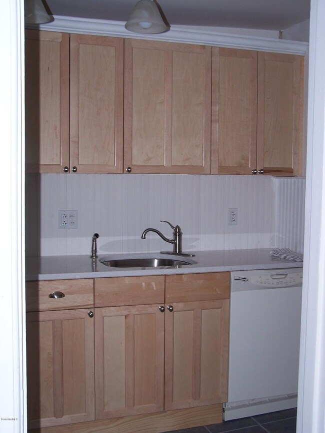 GF Apt Kitchen