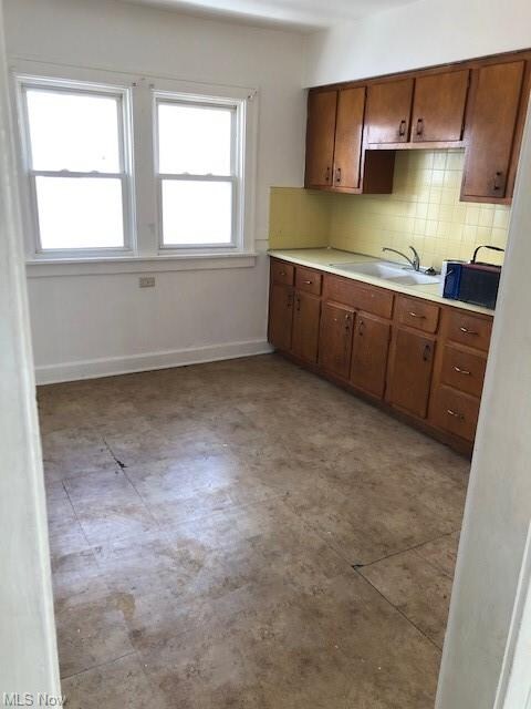 3425 Altamont Ave, Cleveland, OH 44118 - photo 2