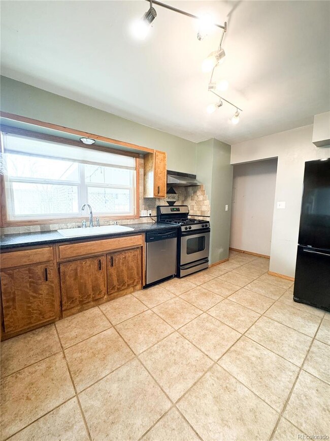 273 Crest St, Rangely, CO 81648 - photo 5