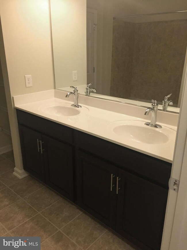 2943 Gilder Way unit 101, Dumfries, VA 22026 - photo 4