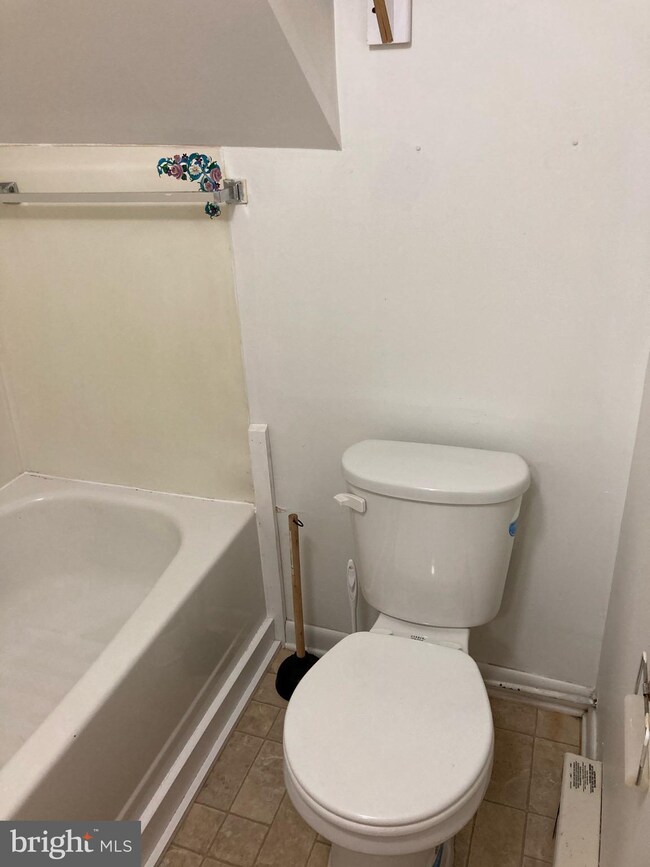 15 N Washington St unit 4, Berkeley Springs, WV 25411 - photo 7