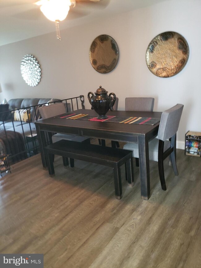 1474 Lowell Ct, Crofton, MD 21114 - photo 3